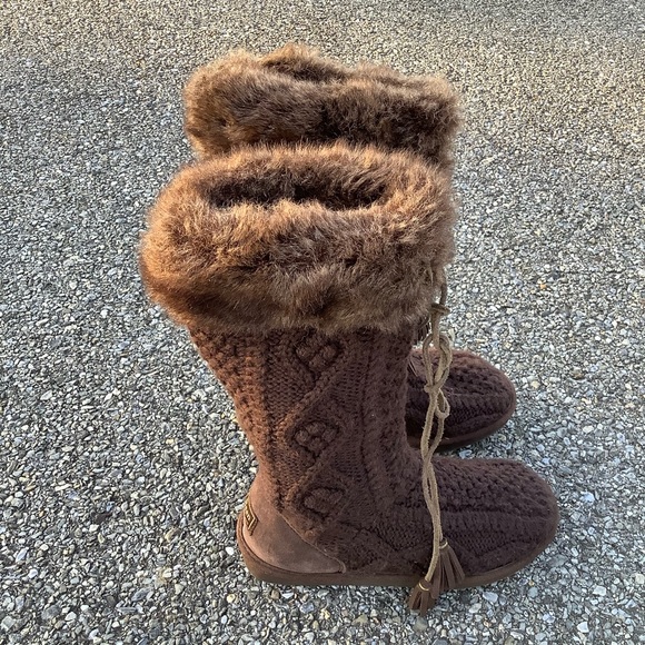 LL Bean Women's Brown KNIT/SWEATER TALL BOOTS Size 7 Faux Fur Tassel Tie GUC - Picture 2 of 10